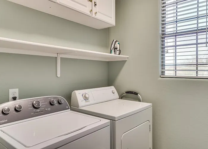 - Nearby Golf & Hiking! * Oro Valley
