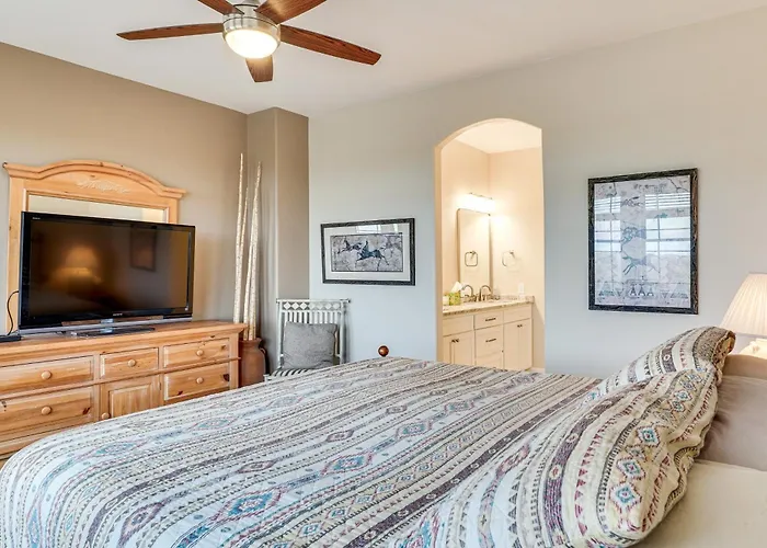 - Nearby Golf & Hiking! * Oro Valley