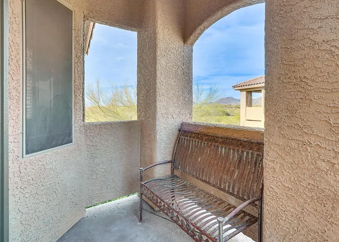 - Nearby Golf & Hiking! *