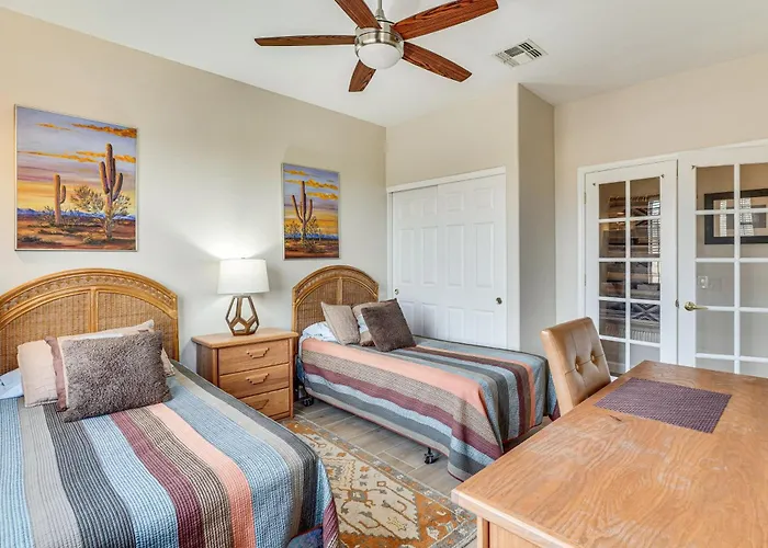 - Nearby Golf & Hiking! Oro Valley