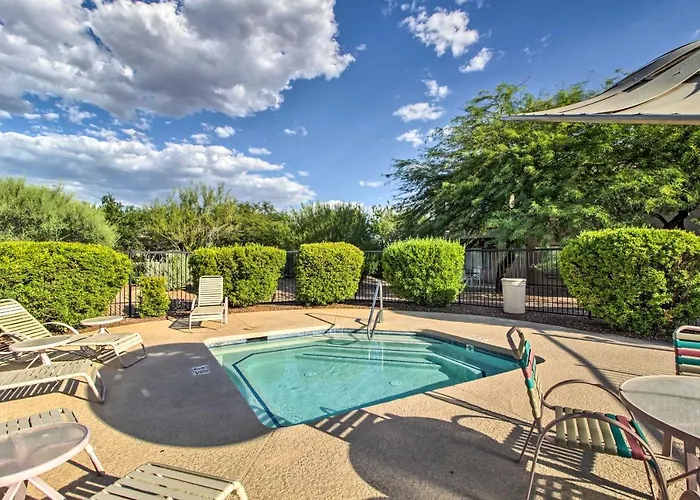 - Nearby Golf & Hiking! * Oro Valley
